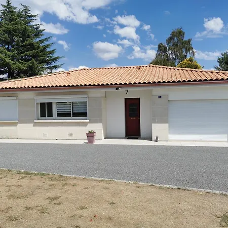 La Maison Du Grand Jardin Casa de Férias Chevanceaux